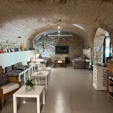 Clotas Masia Bed & Breakfast Cistella
