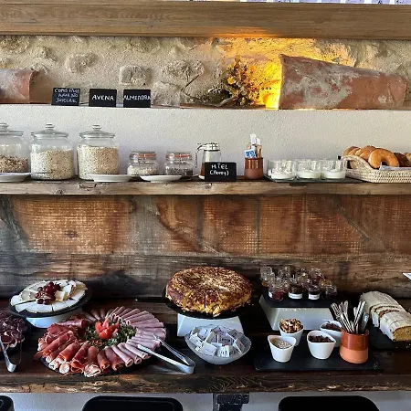 Clotas Masia Bed & Breakfast Cistella
