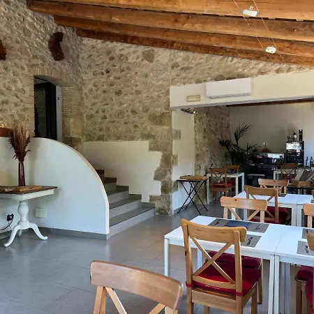 Bed and breakfast Clotas 3*