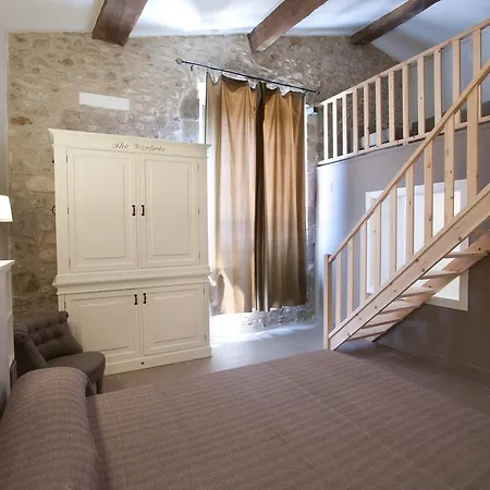 Clotas Masia Bed & Breakfast